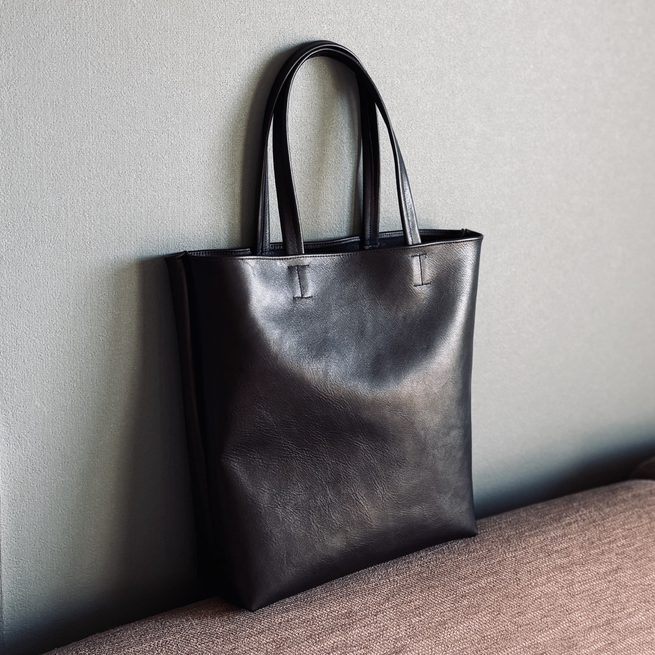 【受注制作】シンプルをさらに極めた大きめトートバッグ＊本革＊A4が縦横入ります♪