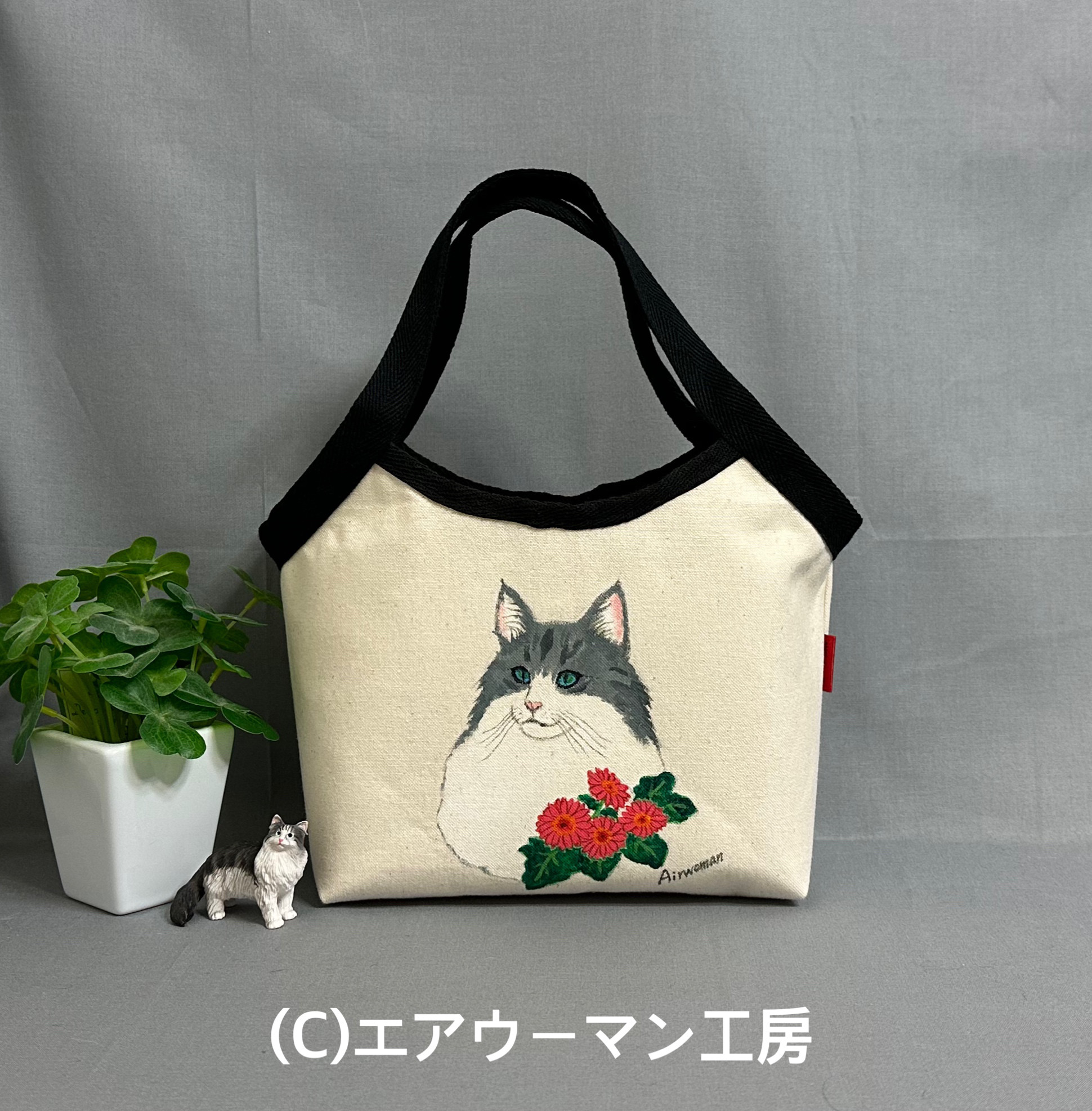 生成り色の１１号帆布にノルウェージャンフォレストキャットの絵を手描きしたグラニーバッグ