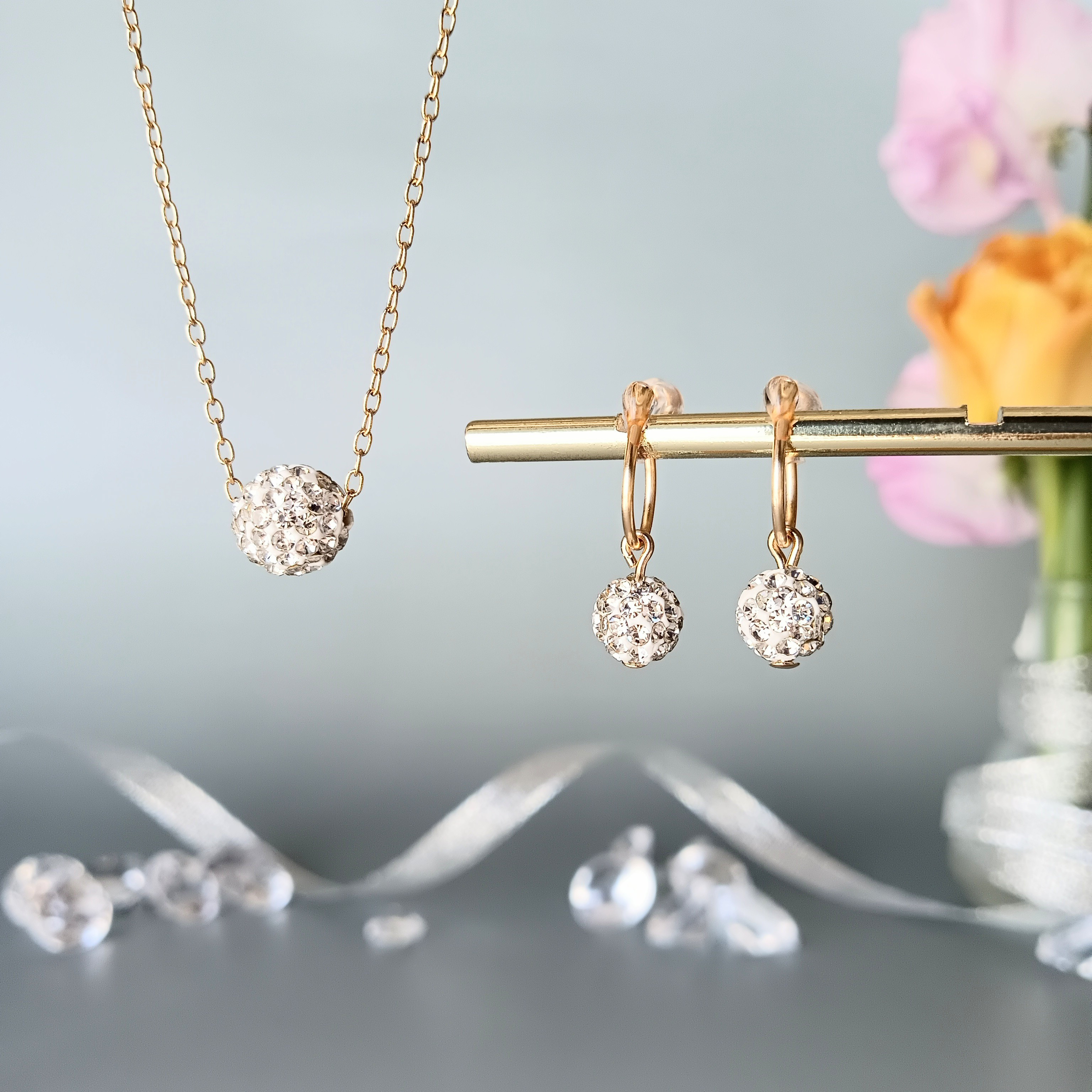 ✫*春にピッタリ*✫パヴェボールがキラリ✧⁠*⁠。ネックレス·痛くないイヤリングセット/金アレ対応/c020