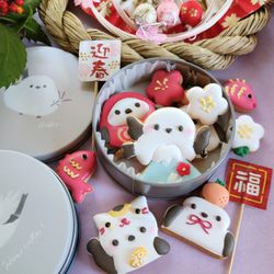 再販『Creema限定新作』『お正月ギフト2025』シマエナガのお正月アイシングクッキー缶※身体に優しいアイシング 1枚目の画像