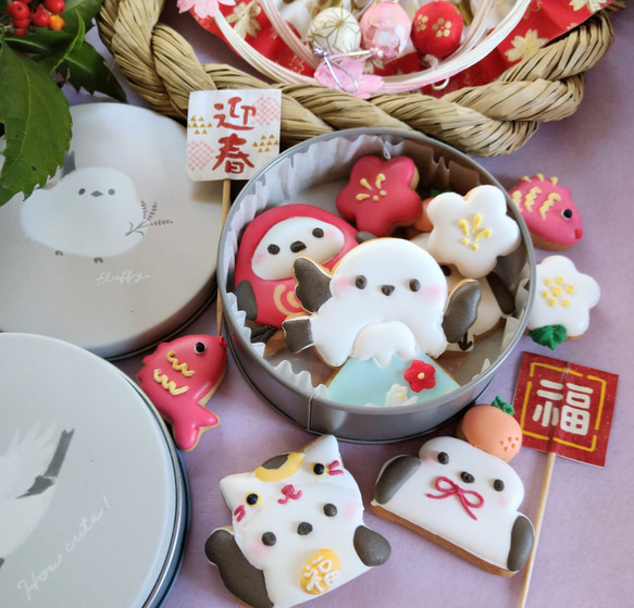 再販『Creema限定新作』『お正月ギフト2025』シマエナガのお正月アイシングクッキー缶※身体に優しいアイシング 1枚目の画像