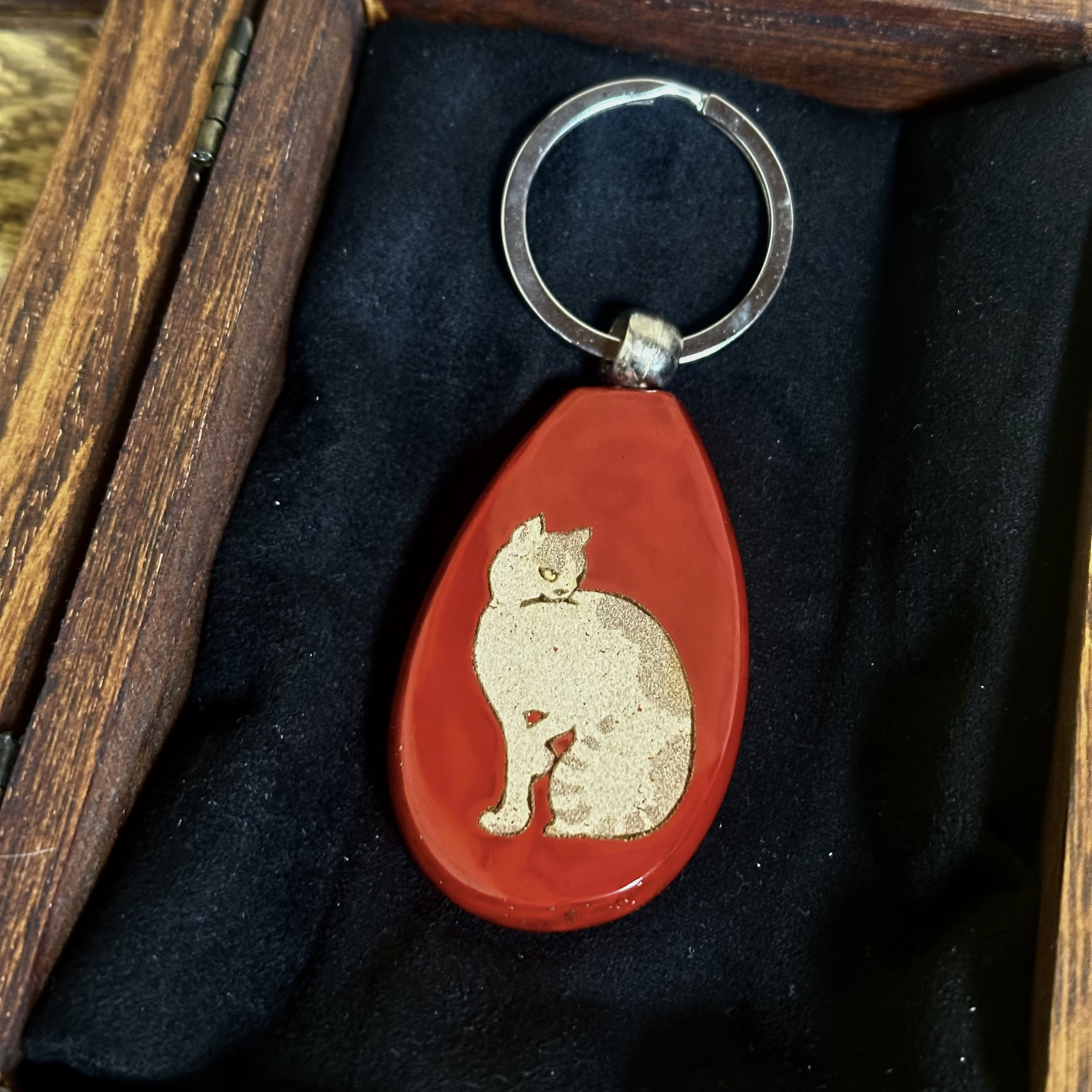 蒔絵　猫　キーホルダー