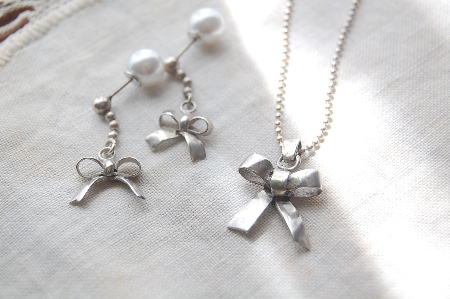 大人かわいいリボンのペンダント＆ピアスセット［SILVER950］