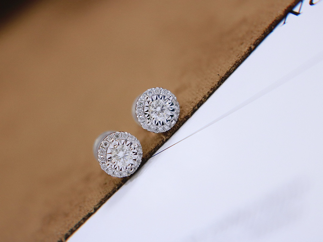 天然ダイヤモンドピアスk18