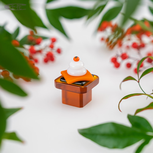 鏡餅と三宝、台座　ガラス細工　ミニチュア 鏡餅と三宝、台座 ガラス細工 ミニチュア