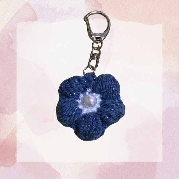 ぷっくりお花　ストラップ かぎ編み】キラキラぷっくりお花のストラップ✨ その他雑貨 ぷぷ 通販