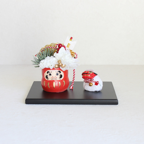 ダルマ　正月飾り　ハンドメイド 再販【黒敷板付き】おめでたい 小さなだるまのお正月飾り 赤 お手玉