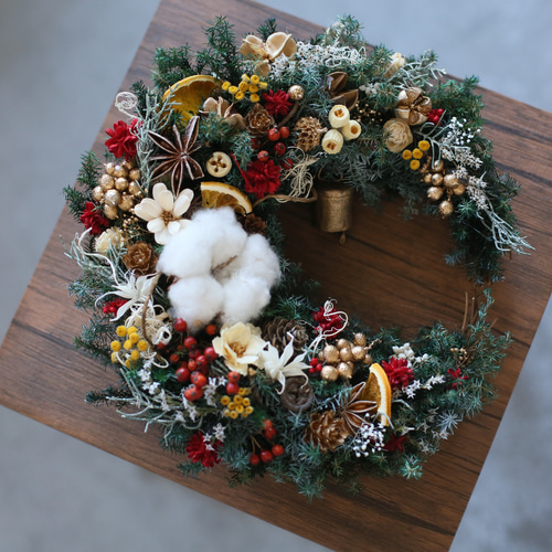 ○受注制作○ 可愛いベル付き!!クリスマス✳︎三日月リース【green×red