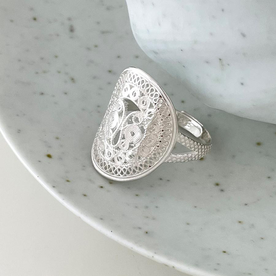 蝶925純銀リング独特の糸切りデザイン感のあるテクスチャ透かし彫り蝶ファッションリング