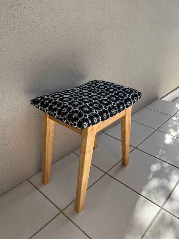 ミナペルホネン anemone ネイビー スツール　ハンドメイド ミナペルホネン anemone アネモネ ネイビー スツール ハンドメイド