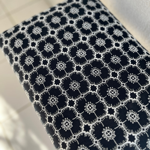 ミナペルホネン anemone ネイビー スツール　ハンドメイド ミナペルホネン anemone アネモネ ネイビー スツール ハンドメイド