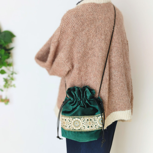 m*様 moro 巾着バッグ　グリーン　Mサイズ　インド刺繍 m*様 moro 巾着バッグ グリーン Mサイズ インド刺繍