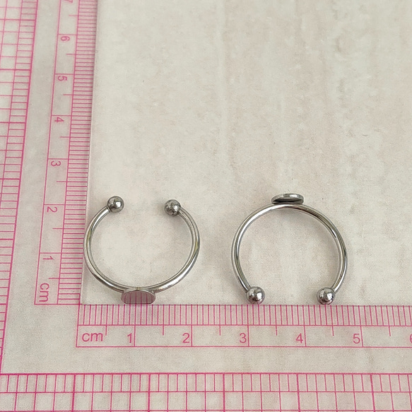 送料無料・訳ありB品 【4個】 6mm皿  ステンレス製  指輪リングパーツ  プラチナ色シルバー 3枚目の画像