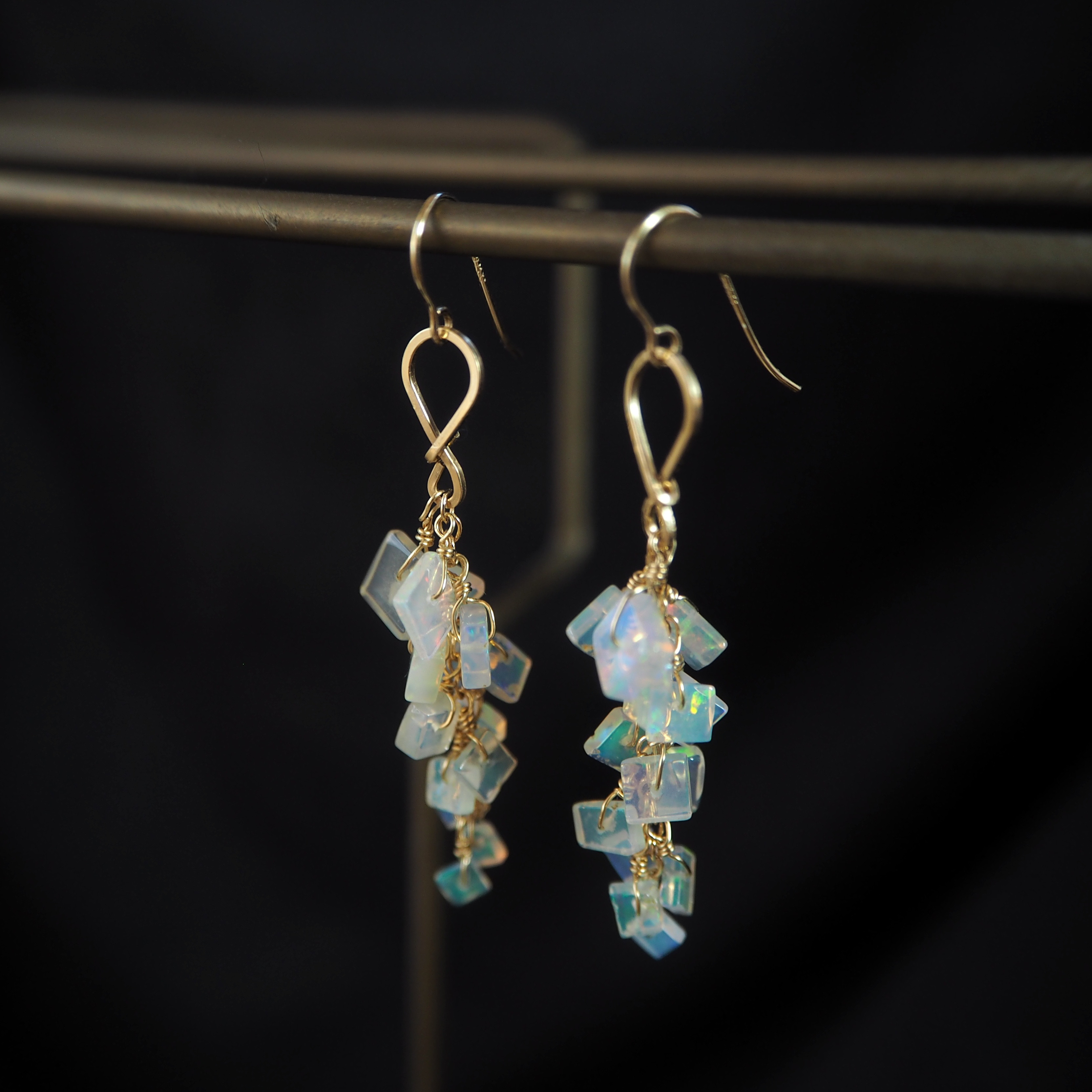 14Kgf×オパールのしゃらしゃらピアス(イヤリング) 4,930円