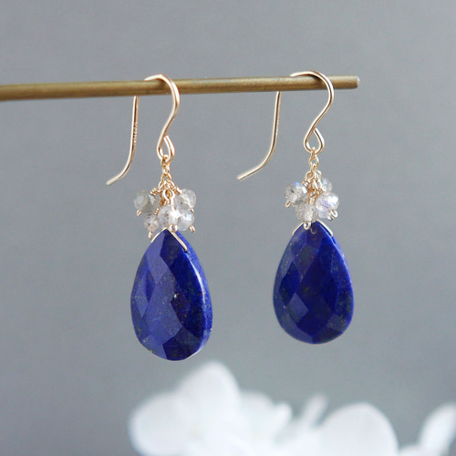 ラピスラズリ、ラブラドライト 大粒ペアシェイプピアス／イヤリング  