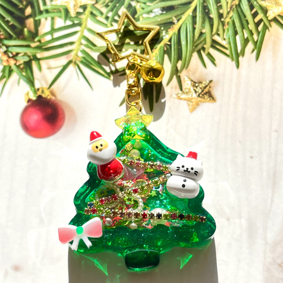 レジン シャカシャカ キーホルダー クリスマスツリー サンタ ねこ
