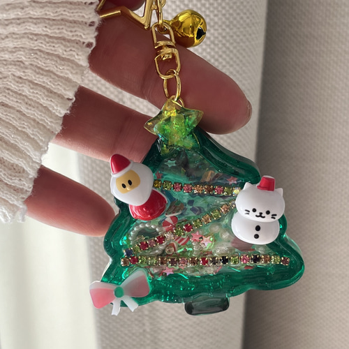 レジン シャカシャカ キーホルダー クリスマスツリー サンタ ねこ