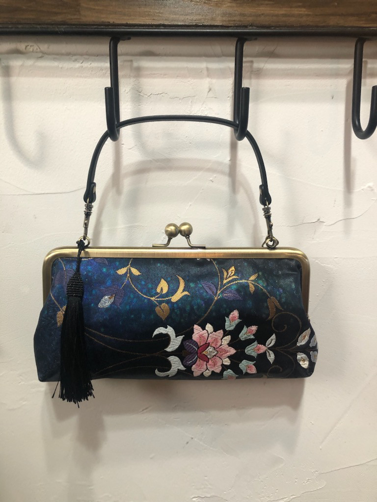 帯リメイク　花韮　がま口バッグ