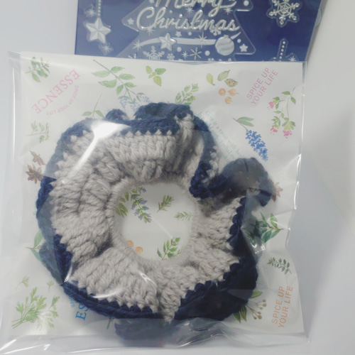 ライトグレー×ネイビー フリルシュシュ かぎ針編み 韓国風【匿名配送