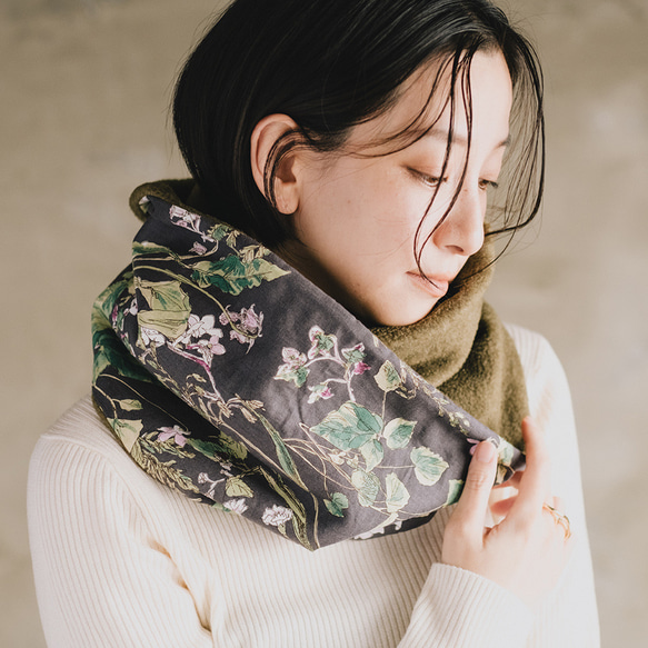 簡単にオシャレしたい！ 二重巻き メルトン フリース リバーシブル スヌード リネン ボタニカル グレー 3枚目の画像