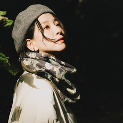 簡単にオシャレしたい！ 二重巻き メルトン フリース リバーシブル スヌード リネン ボタニカル グレー 12枚目の画像