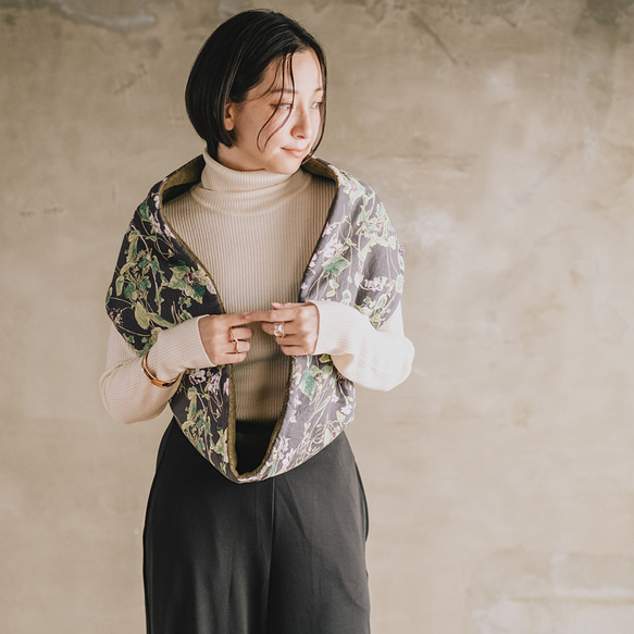 簡単にオシャレしたい！ 二重巻き メルトン フリース リバーシブル スヌード リネン ボタニカル グレー 8枚目の画像