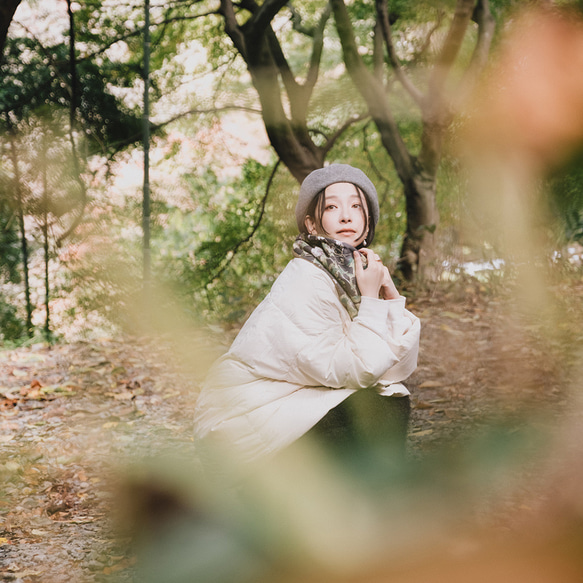 簡単にオシャレしたい！ 二重巻き メルトン フリース リバーシブル スヌード リネン ボタニカル グレー 13枚目の画像