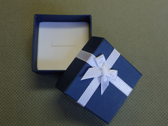 レッドスピネル　シンプルスターダスト梨地　ペンダントトップ１８金イエローゴールド　ダイヤモンド入り 15枚目の画像