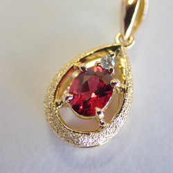 レッドスピネル　シンプルスターダスト梨地　ペンダントトップ１８金イエローゴールド　ダイヤモンド入り 11枚目の画像