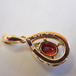 レッドスピネル　シンプルスターダスト梨地　ペンダントトップ１８金イエローゴールド　ダイヤモンド入り 12枚目の画像