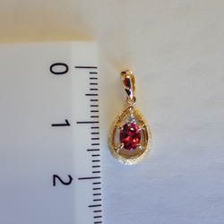 レッドスピネル　シンプルスターダスト梨地　ペンダントトップ１８金イエローゴールド　ダイヤモンド入り 14枚目の画像