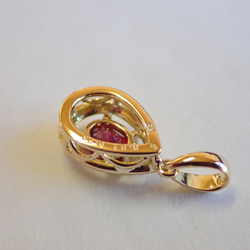 レッドスピネル　シンプルスターダスト梨地　ペンダントトップ１８金イエローゴールド　ダイヤモンド入り 13枚目の画像