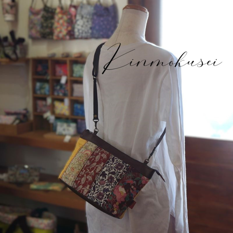 リバティプリント☆サコッシュ　茶系