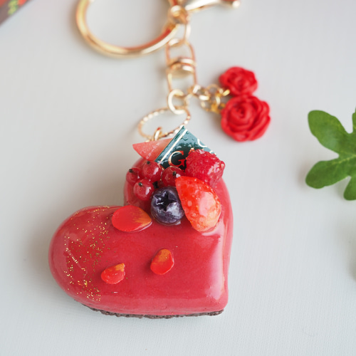 赤いグラサージュのハートケーキ・バッグチャーム バッグチャーム
