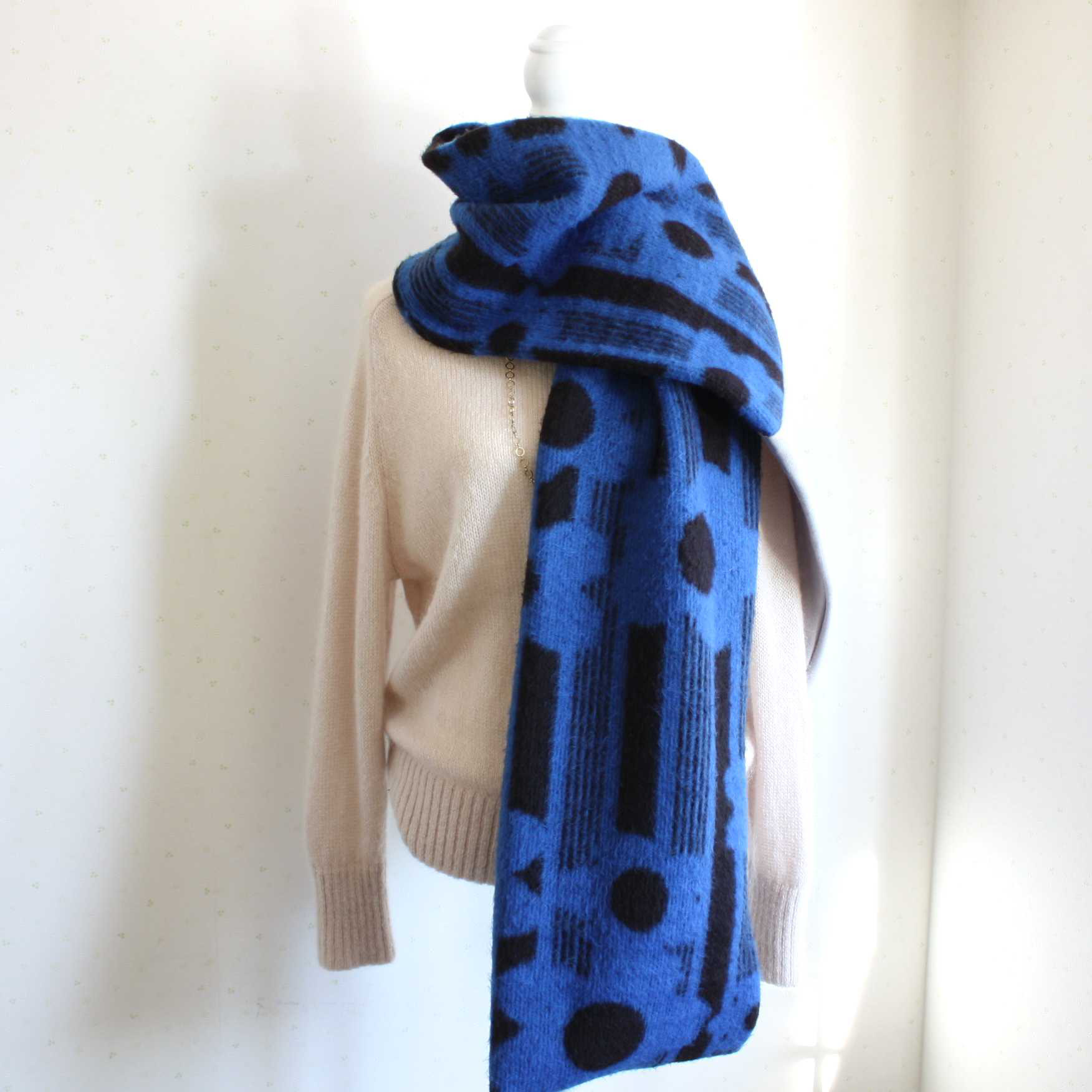 ふわふわボリュームロングマフラー（blue）