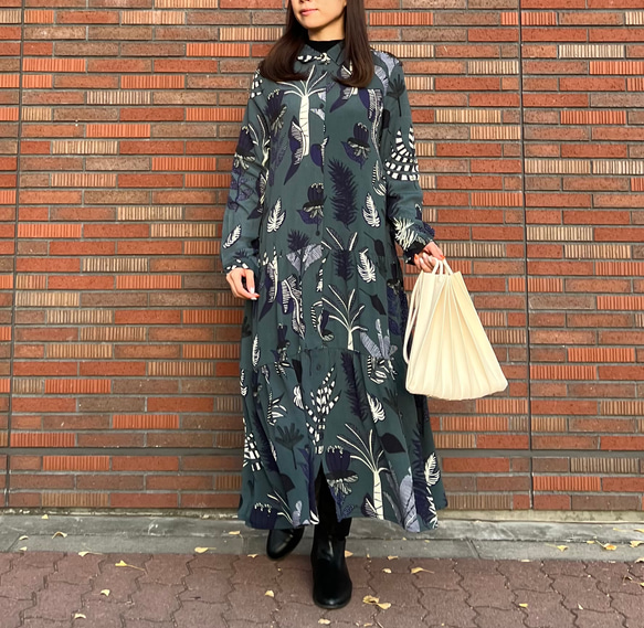 ロングワンピース　夏　ボタニカル柄　デートにぴったり女子会コーデ 楽天市場】ボタニカル柄 ティアード フリル プチハイネック