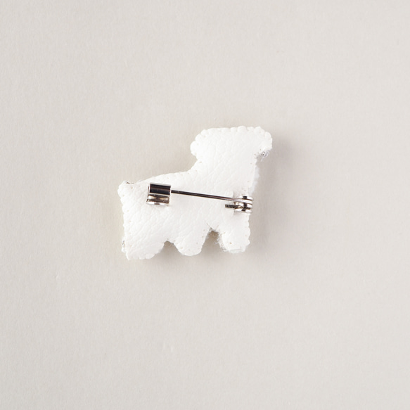 シュナウザーのブローチ/バッグチャーム　✴︎刺繍　ビーズ 4枚目の画像