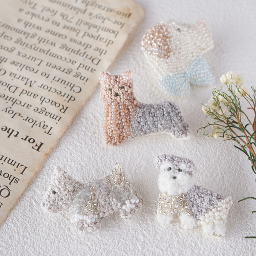 シュナウザーのブローチ/バッグチャーム ✴︎刺繍 ビーズ