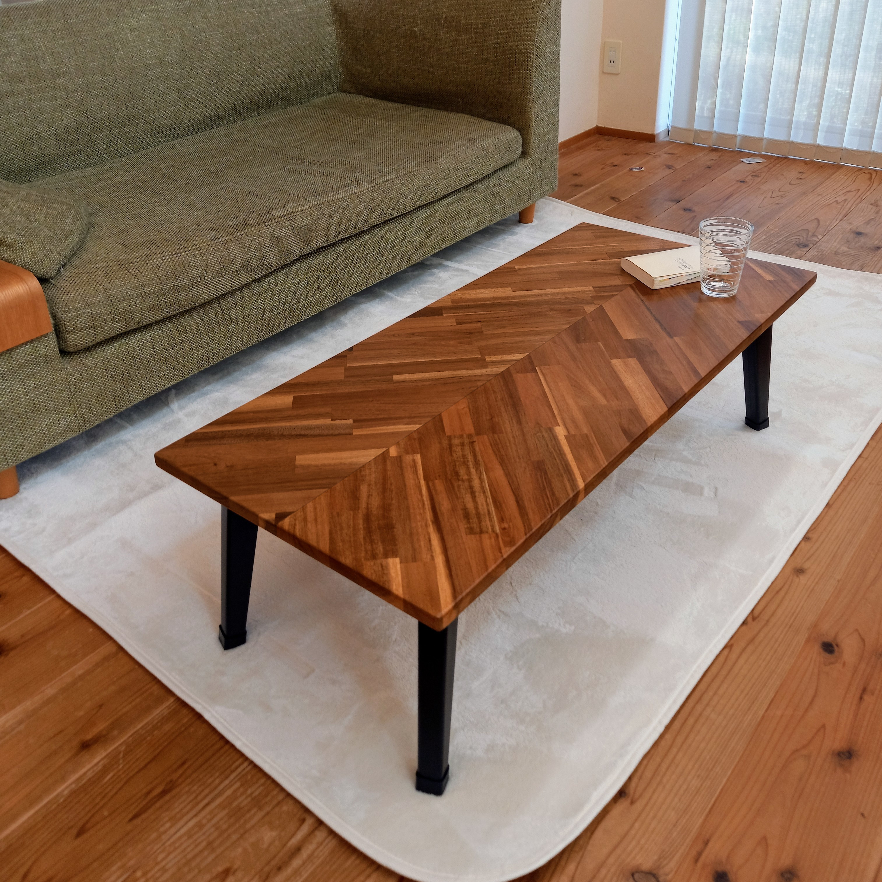 折りたたみテーブル《奥行60㎝》フレンチヘリンボーンテーブル 天然木材アカシア　アウトドア　デザインテーブル