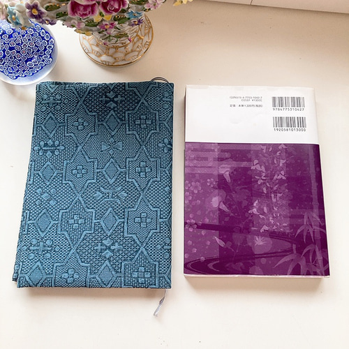 B6サイズ・四六判】グレイッシュブルー 菱華文様風着物生地 手帳カバー