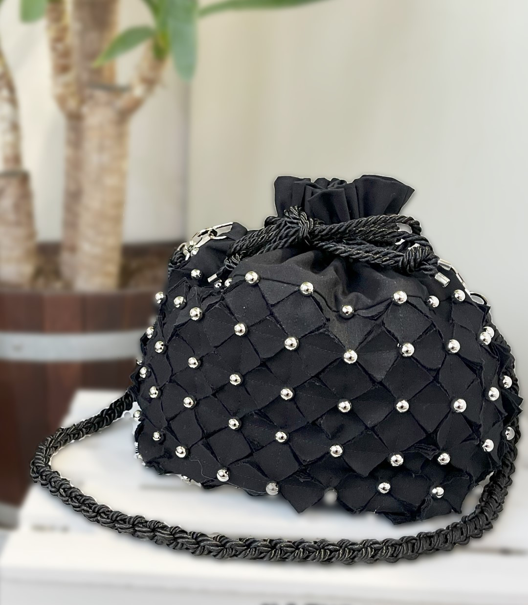 ぷっくり可愛い巾着バック☆PearlBeads PORCH『Black×Silver×Black』2way ショルダー