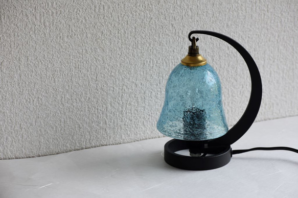 ◇送料無料◇吹きガラス卓上ランプ 鉄スタンド（ミニ）【うす泡 スカイ