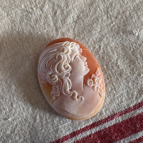 カメオルースブローチ　アンティーク イタリアの古いカメオ Cameo アンティークカメオルース Italy