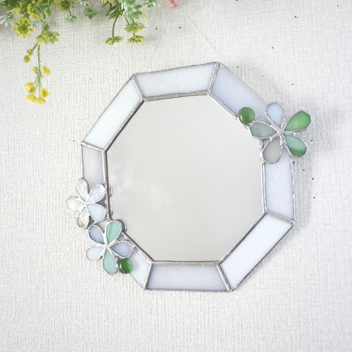 ✴︎:.｡ 淡いグリーンの花のホワイト八角形の鏡♪ (size20/Max24
