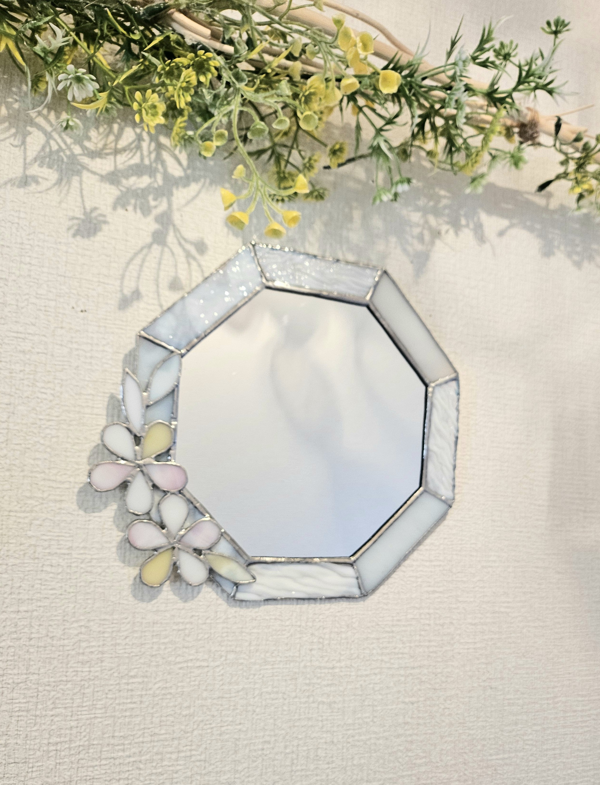 ステンドグラス　鏡　ミラー　百合 ステンドグラス 鏡 ミラー 百合 ステンドグラス 鏡 ミラー 百合