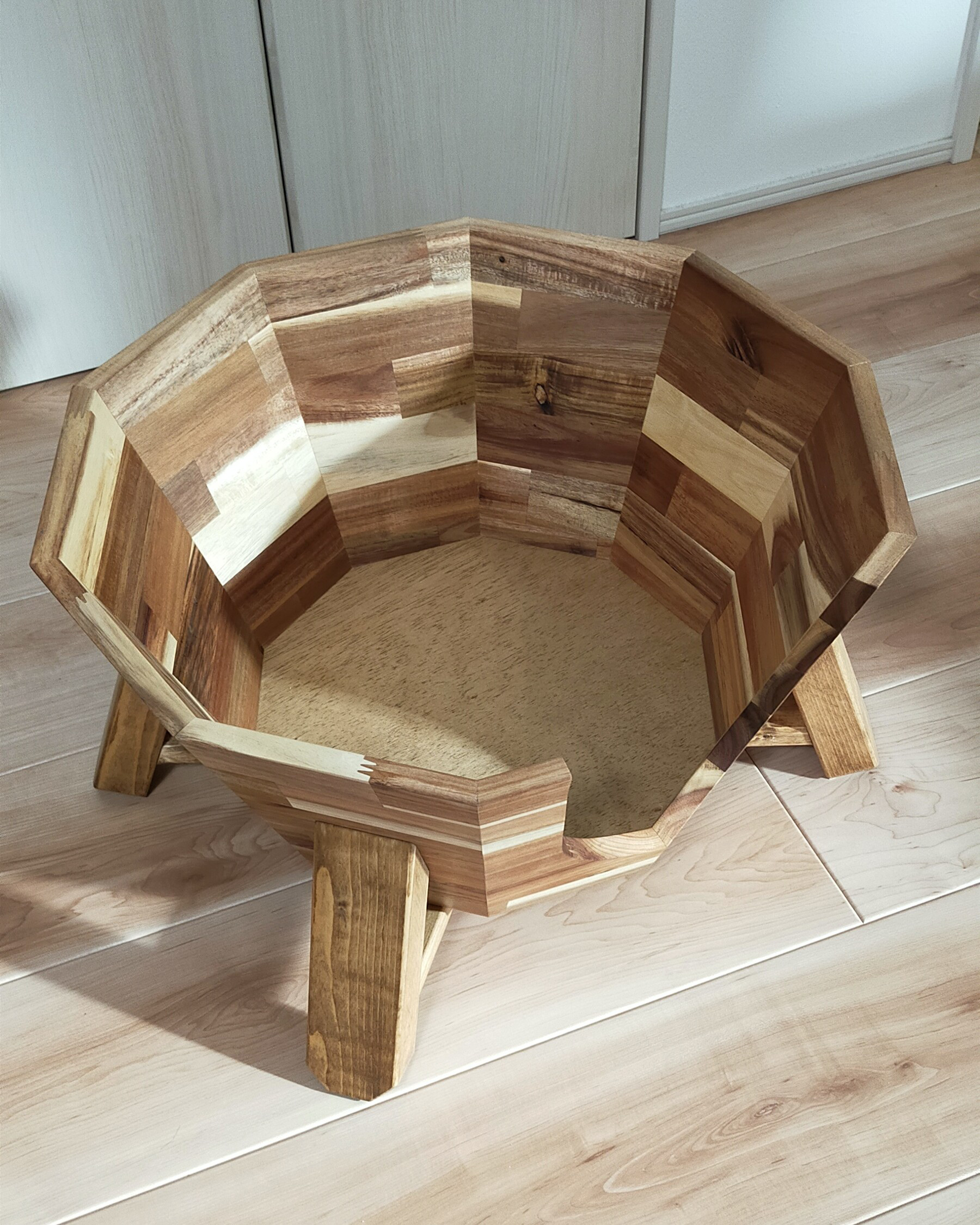 ペット用ベッド　猫　小型犬　猫鍋　インテリア　アカシア集成材