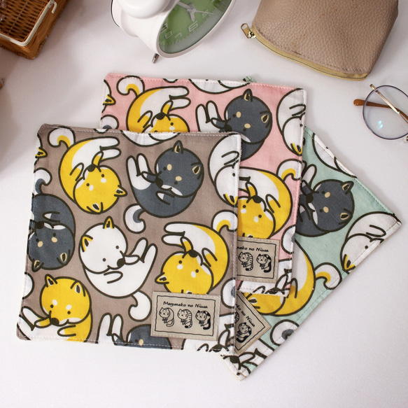 柴犬柄ガーゼタオルハンカチ 黒柴犬 白柴犬 ハンカチ・手ぬぐい まゆ