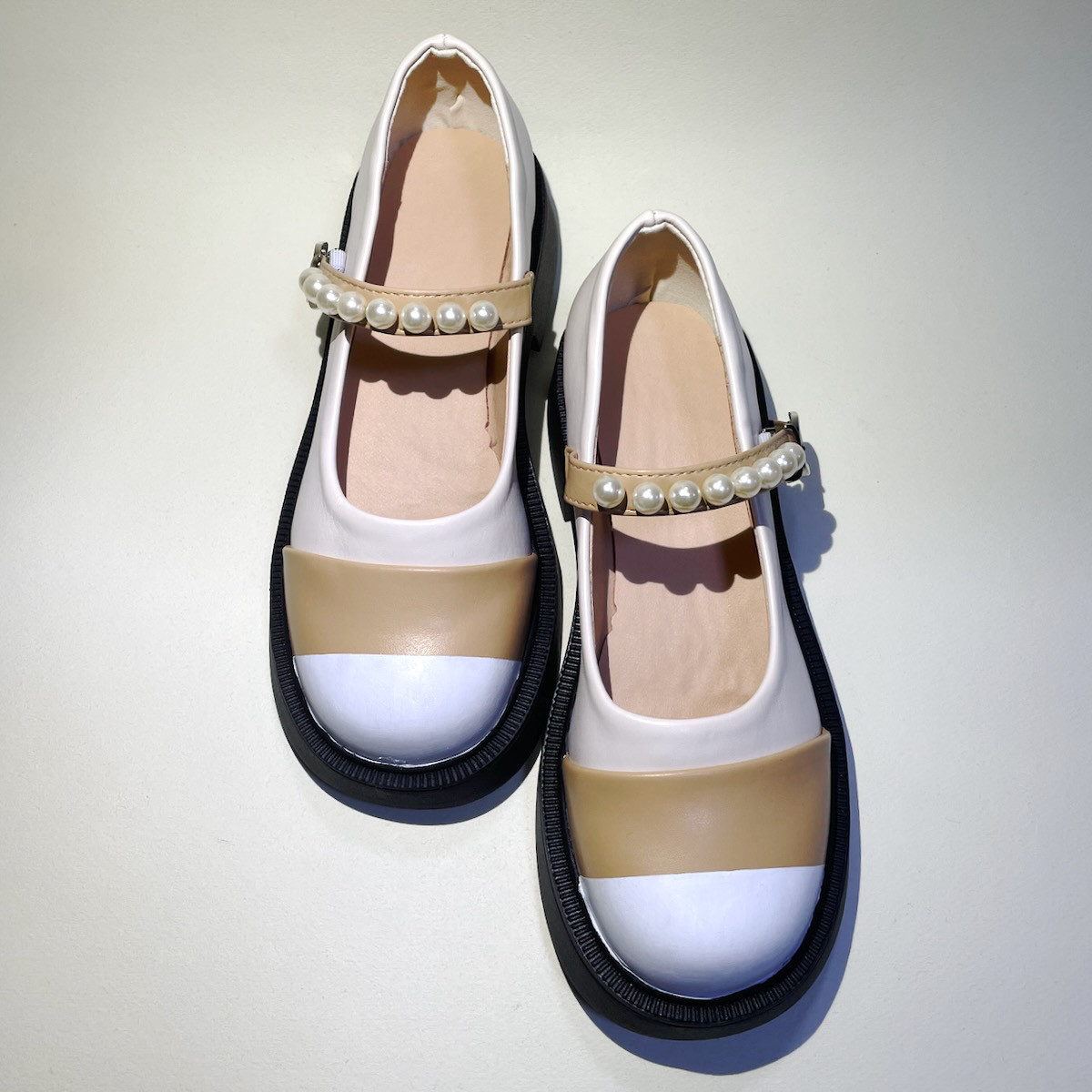 パール付きベルトが可愛いバイカラーストラップローファー (ベージュ×ホワイトetc) 21.5cm〜25.0cm