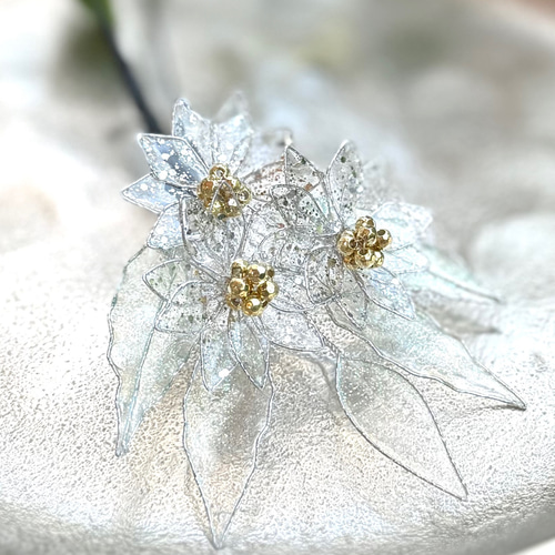 冬の花の髪飾り《雪》 ＊アメリカンフラワー ＊ディップフラワー
