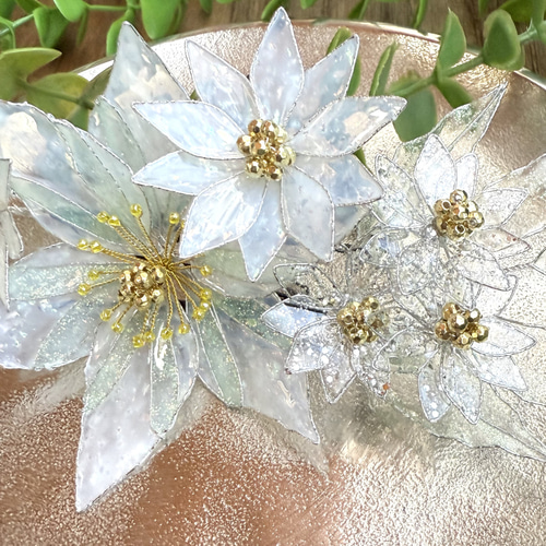 冬の花の髪飾り《雪》 ＊アメリカンフラワー ＊ディップフラワー